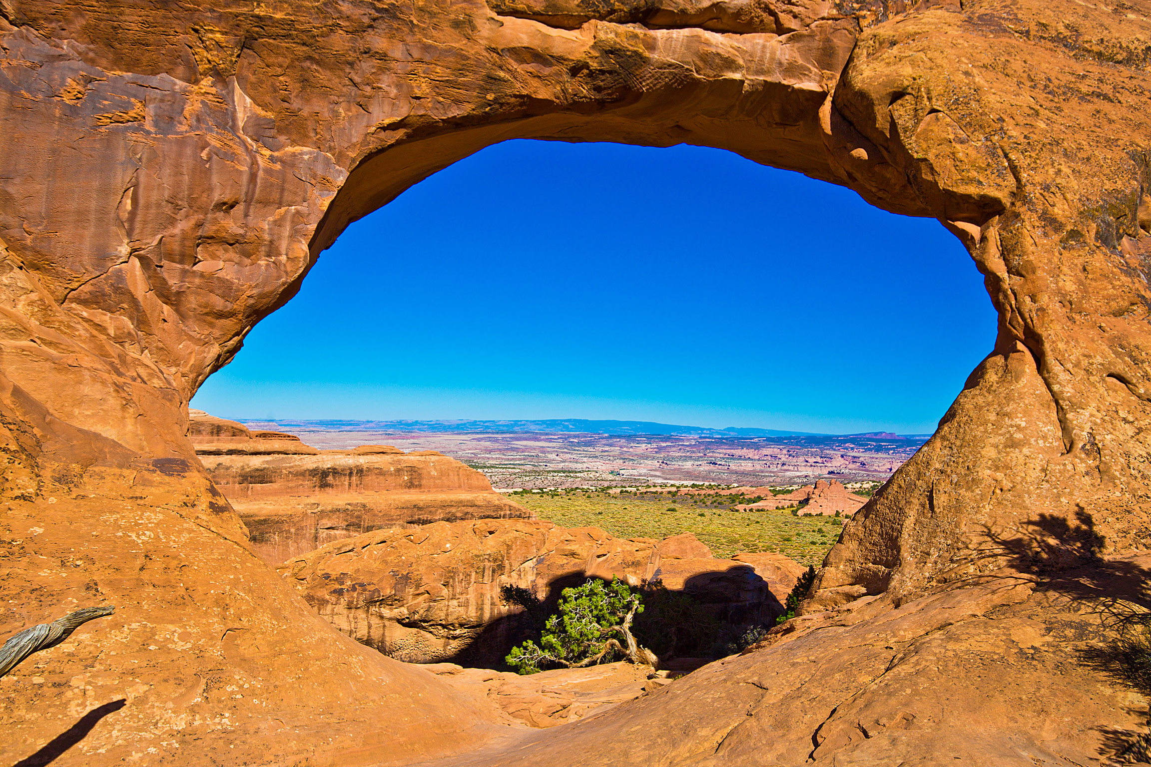 throughthearch_compressed